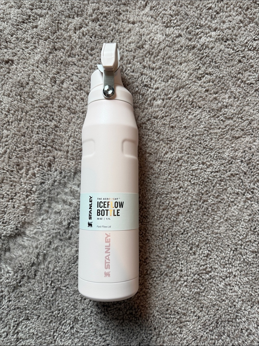 NWT STANLEY 36 oz Rose Quartz Aeroflight Iceflow Bottle